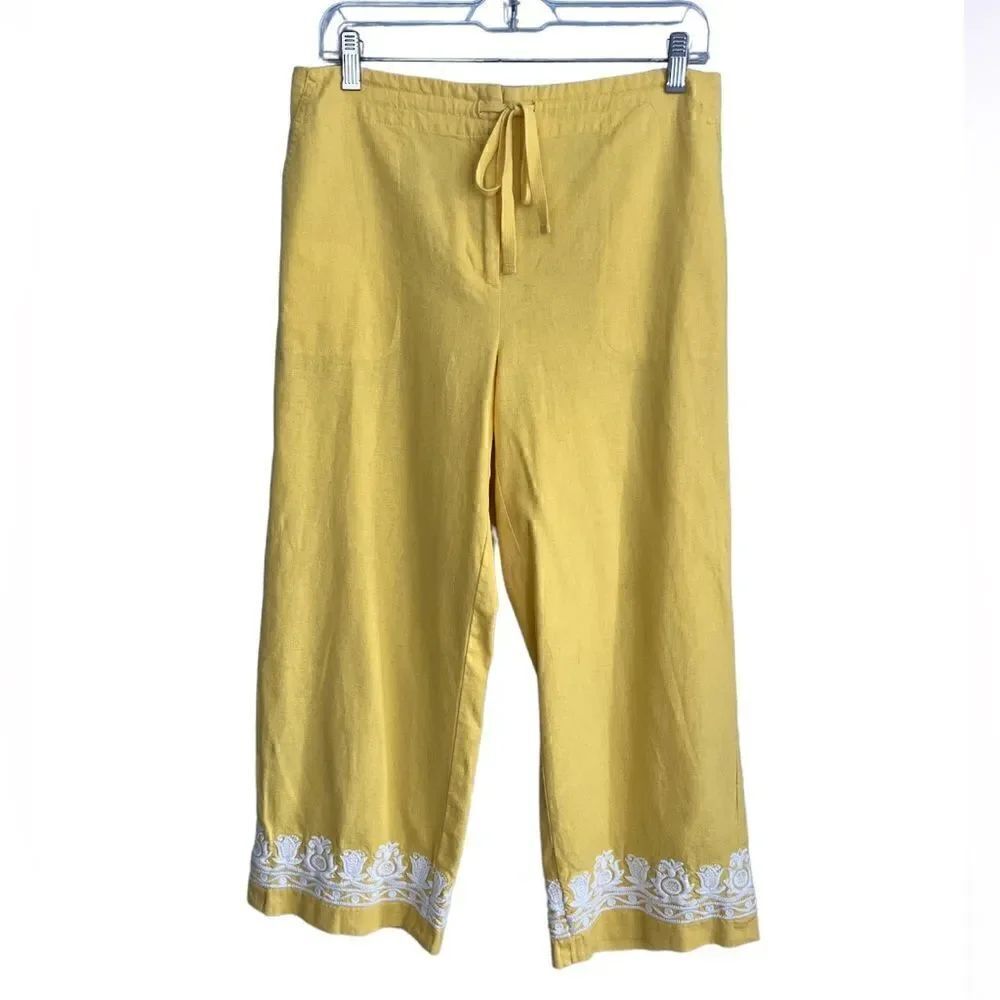 Talbotsāwomenāsā10Ā croppedāyellowāandāwhiteāfloralāembroideryāwideālegāpants